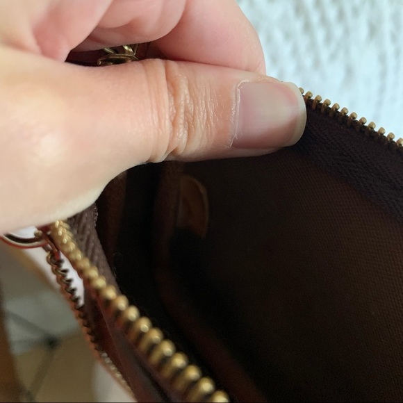 Louis Vuitton Mini Pochette - Picture 5 of 11